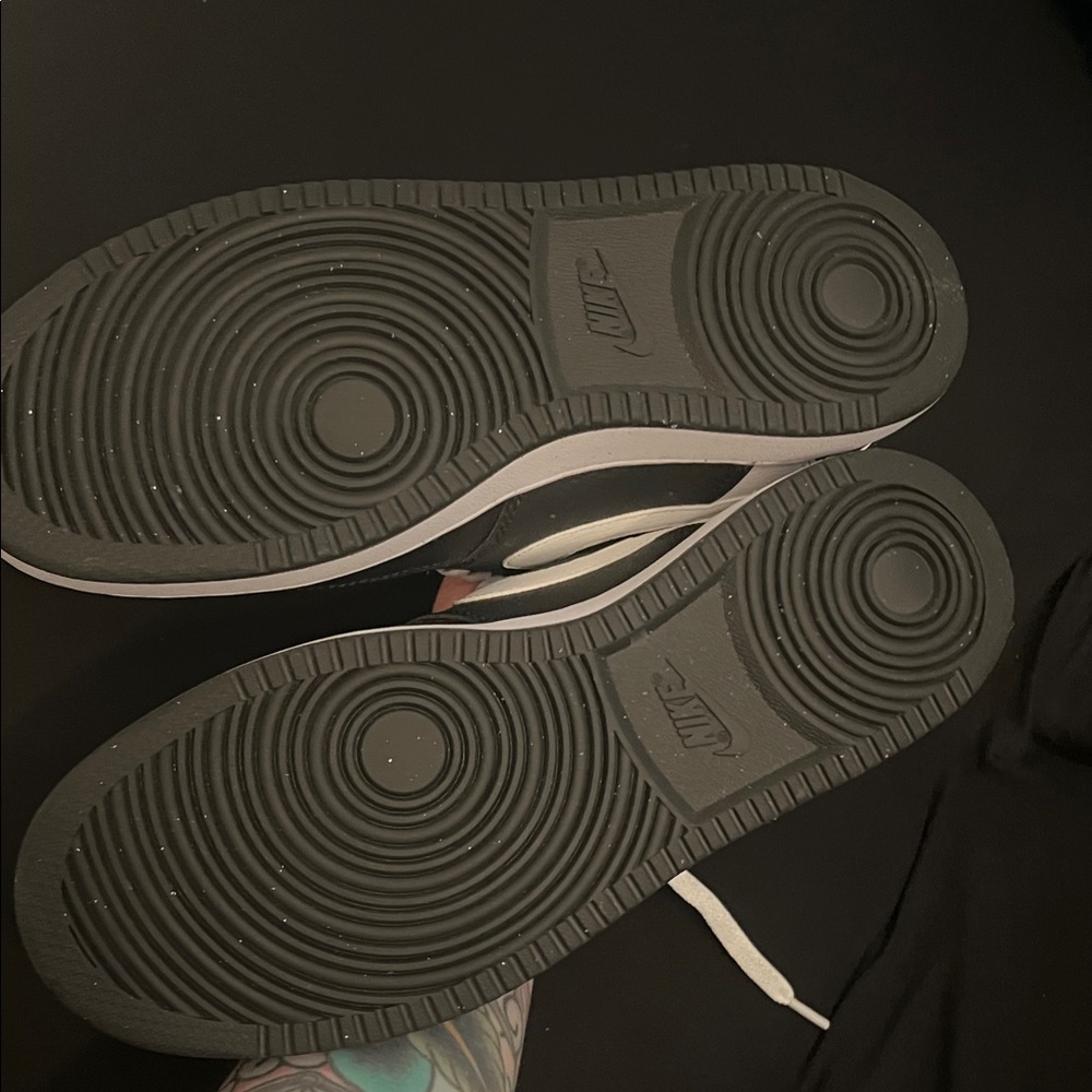 Nike Black & White Low-Top Sneakers with White Swoosh - Picture 4 of 9